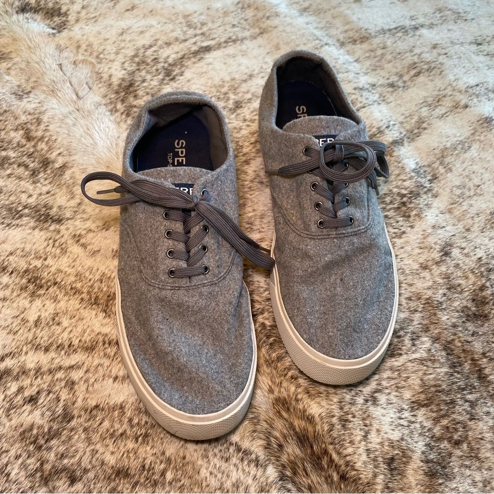 Sperry Gray Top-Sider Sneakers with Textured Fabric and Lace-Up Design 10.5